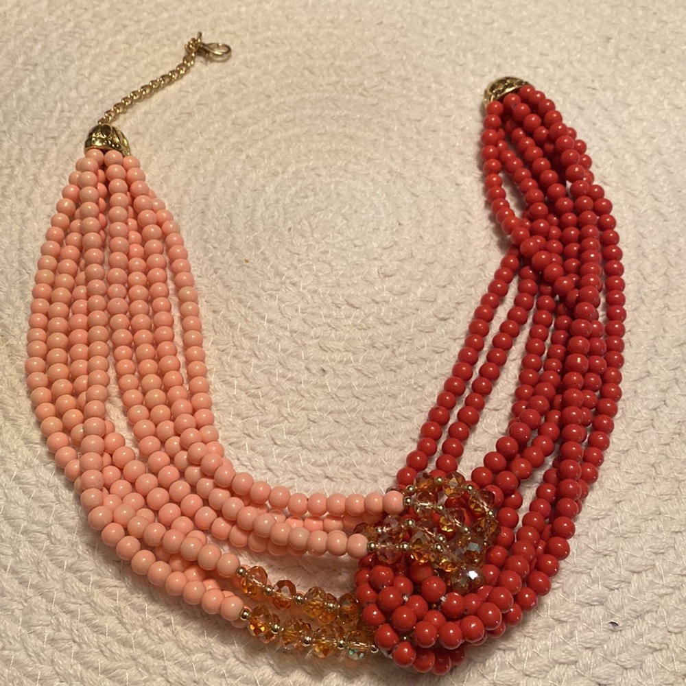 Statement Neckless with multicolor stones and crystals.